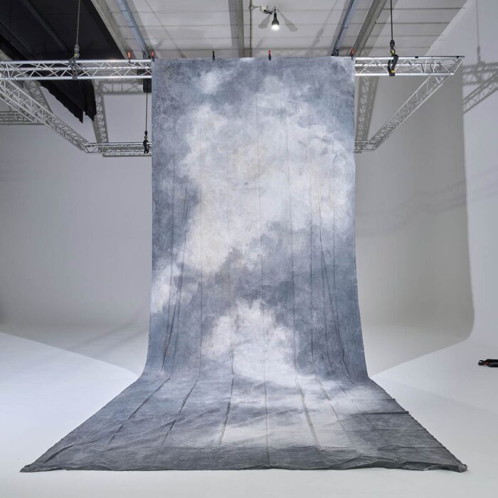 #3212  Fabric painted grey 3.10 x 7.80